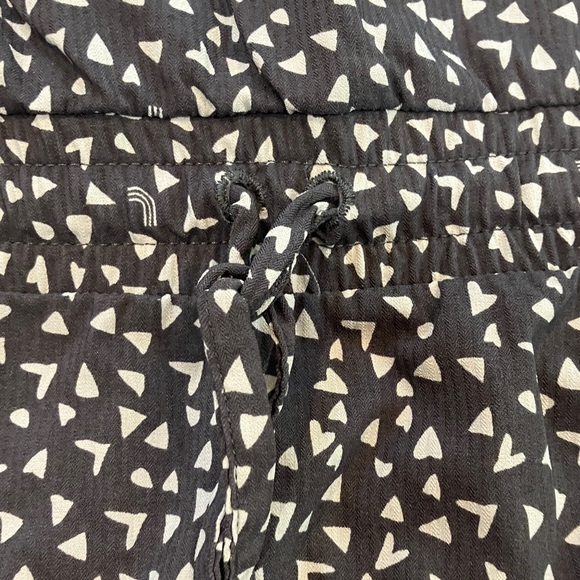 Lolé Gray and White lightweight Patterned sleeveless dress with pockets - Picture 16 of 16